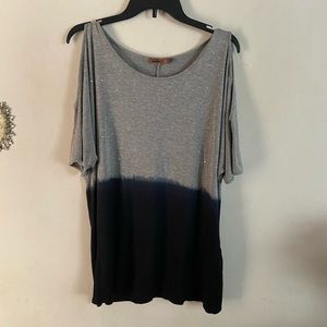 Belldini Cold shoulder shirt 👚